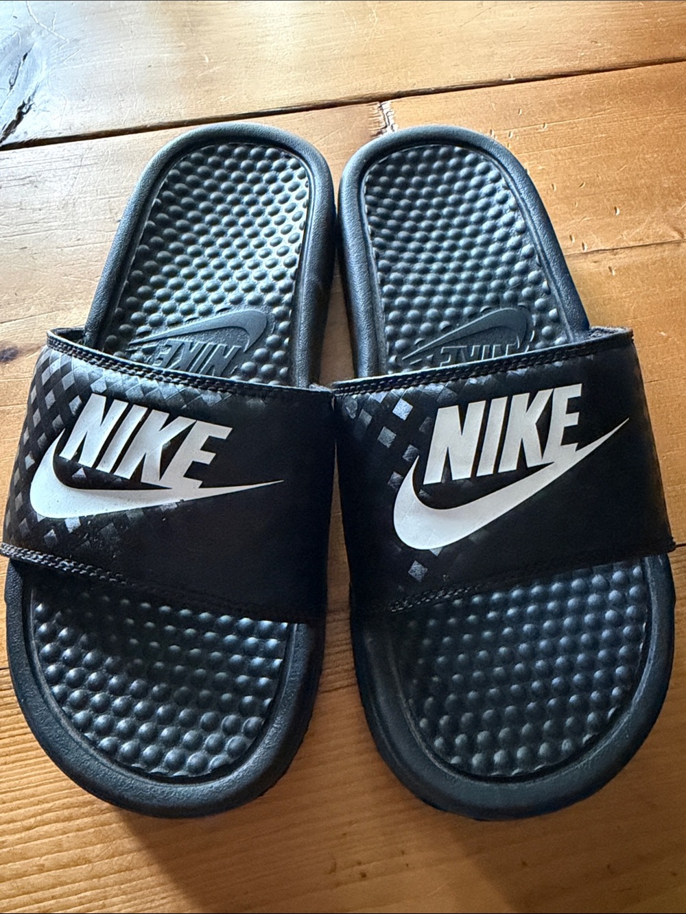 Nike BENASSI JDI - WOMENS Black Slides Size 6
